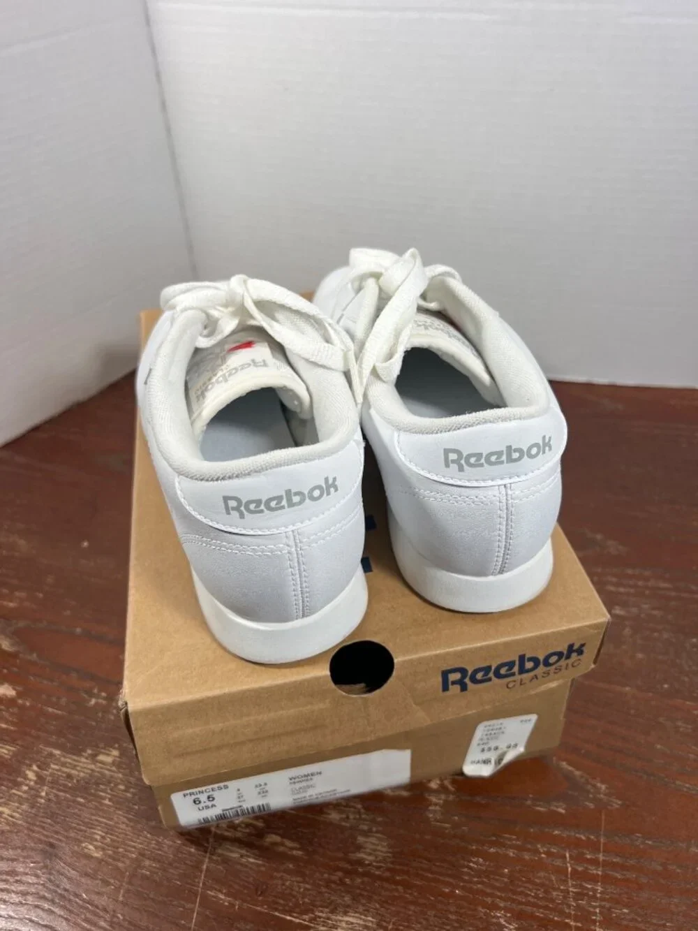 Reebok Womens Princess Classic White Sneakers Size 6.5